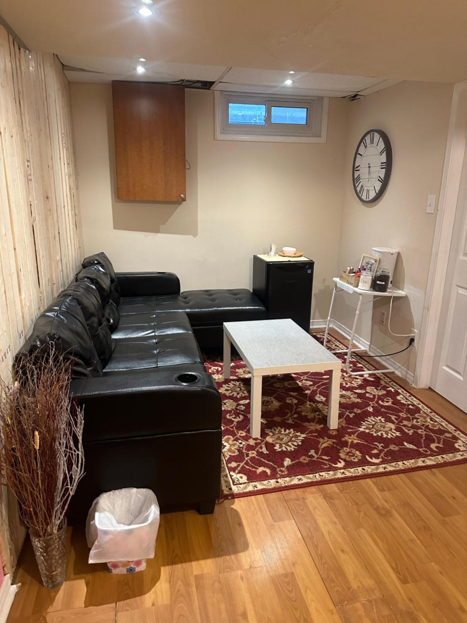 A Bed Of 2 Beds Cute For Females Only - Pour Les Femmes Seulement Homestay Ottawa